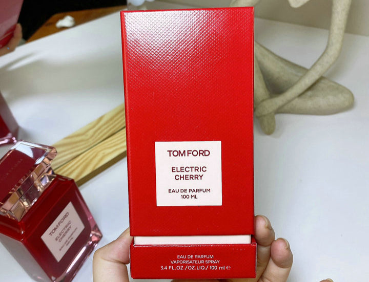 TOM FORD - ELECTRIC CHERRY